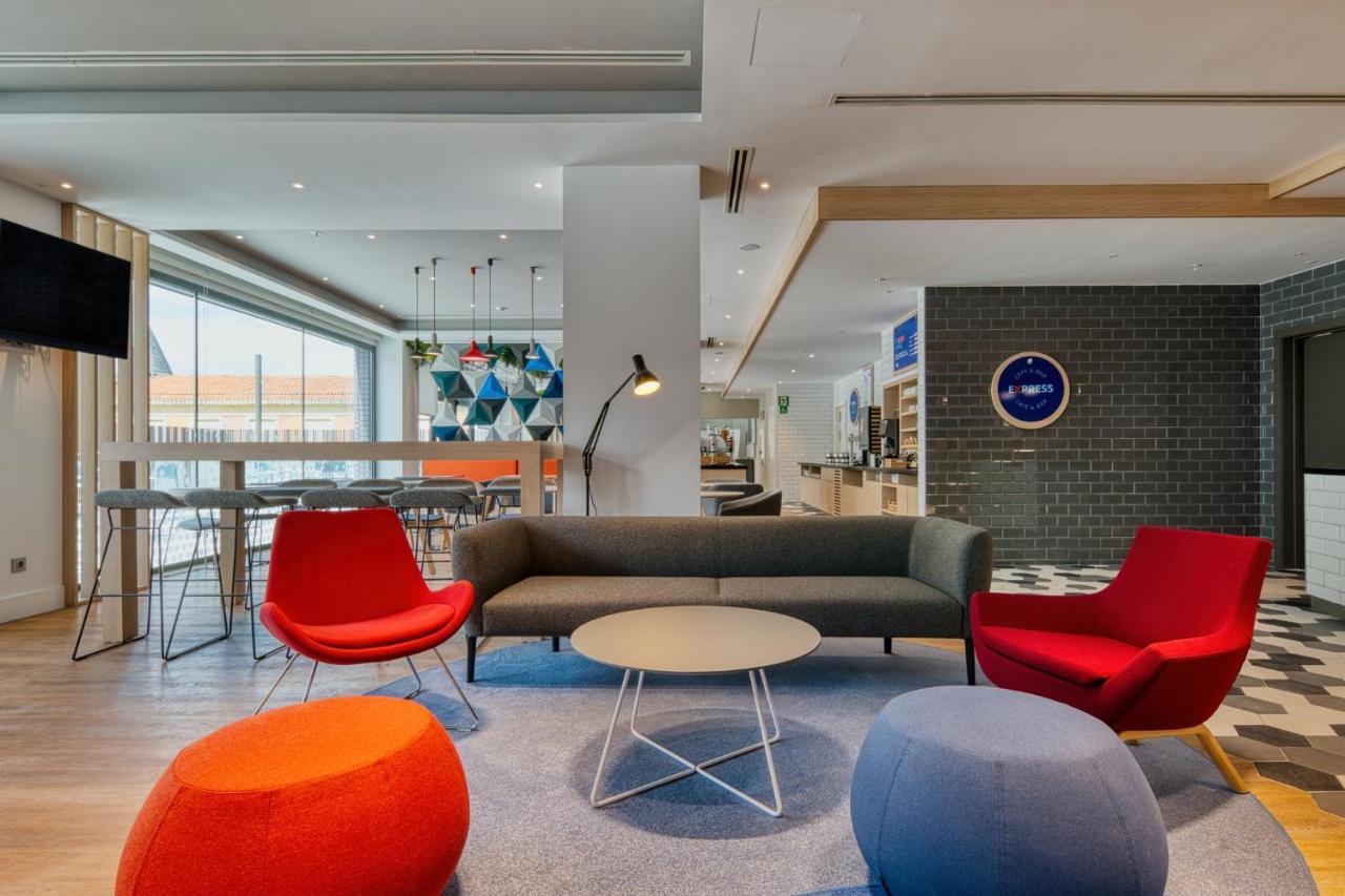 Holiday Inn Express - Madrid - Airport By Ihg Екстер'єр фото