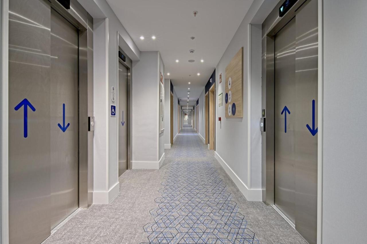 Holiday Inn Express - Madrid - Airport By Ihg Екстер'єр фото