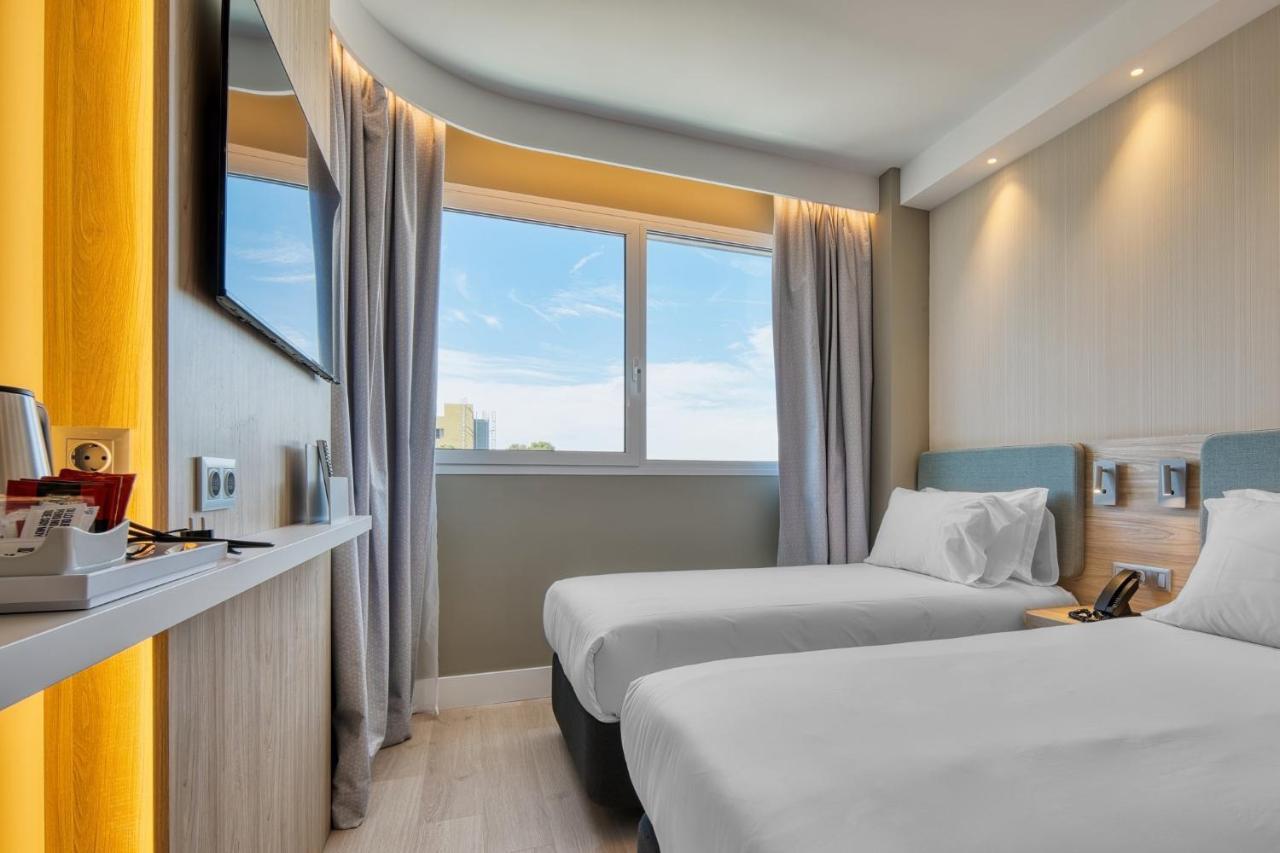 Holiday Inn Express - Madrid - Airport By Ihg Екстер'єр фото