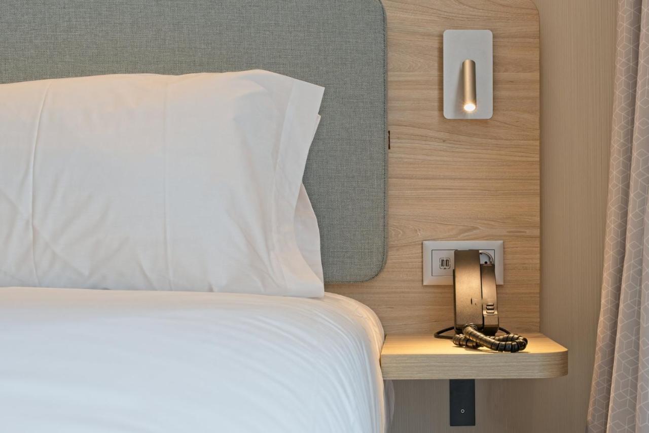 Holiday Inn Express - Madrid - Airport By Ihg Екстер'єр фото