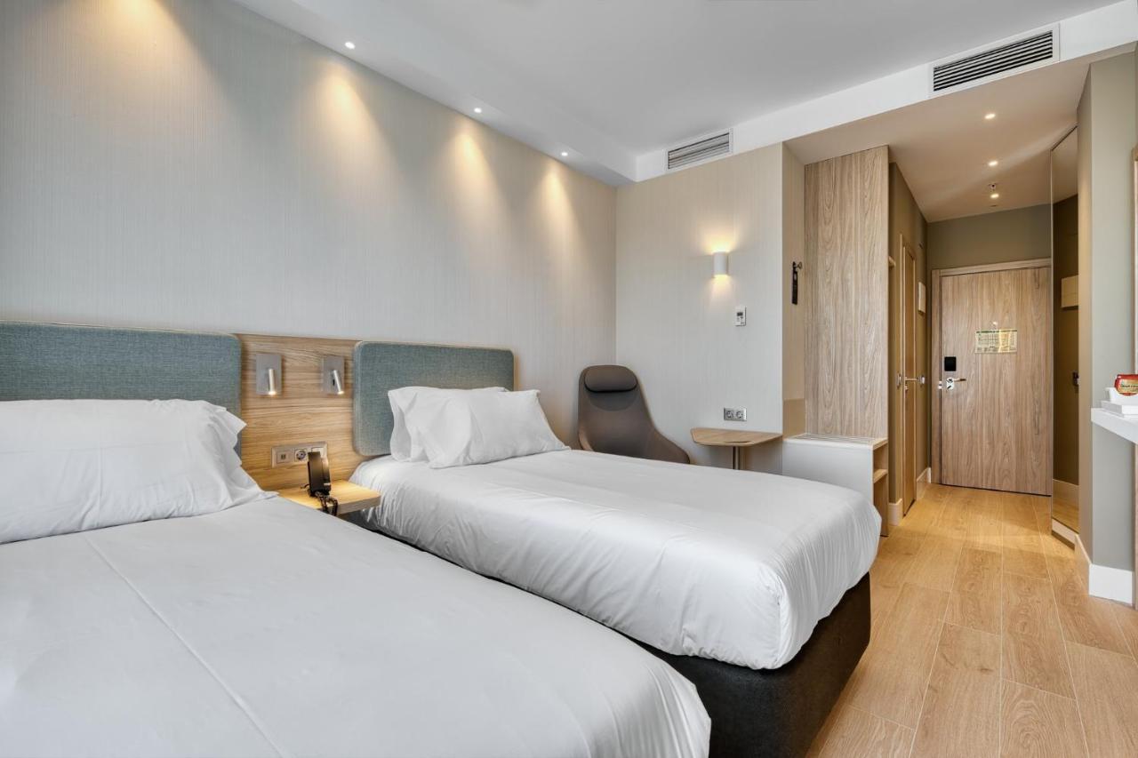 Holiday Inn Express - Madrid - Airport By Ihg Екстер'єр фото