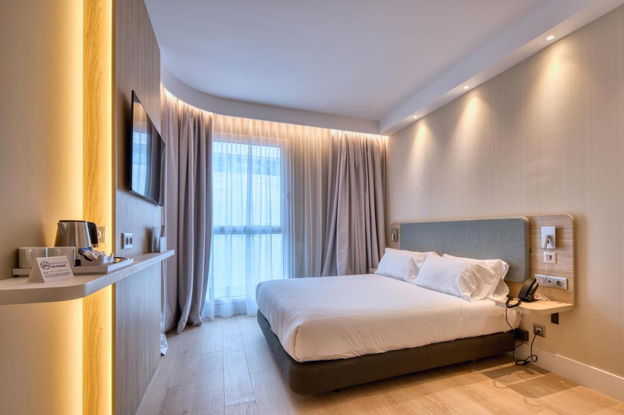 Holiday Inn Express - Madrid - Airport By Ihg Екстер'єр фото