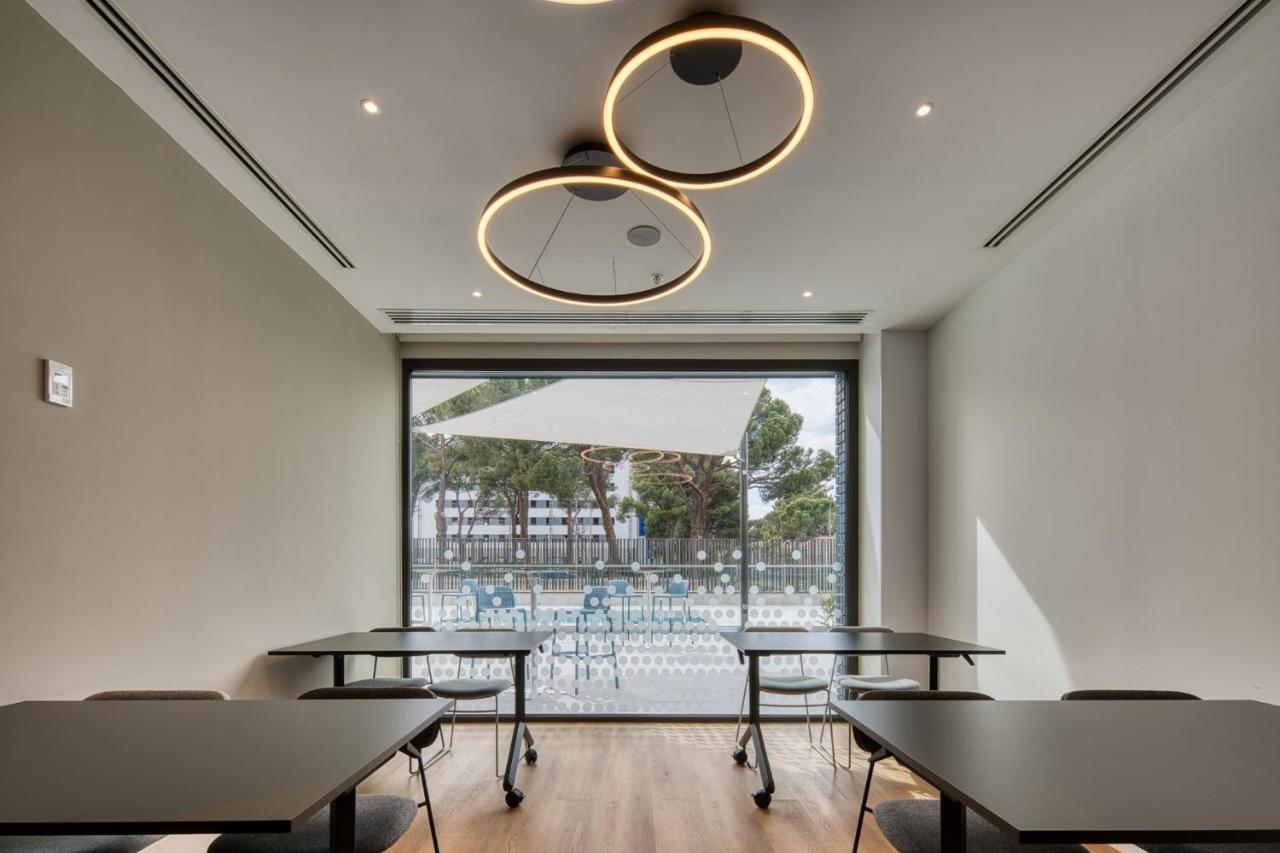 Holiday Inn Express - Madrid - Airport By Ihg Екстер'єр фото